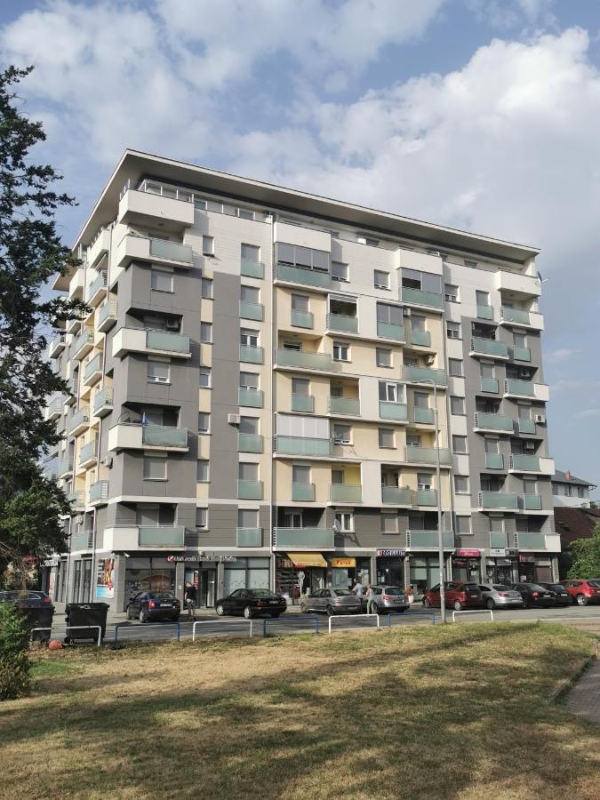 Apartman Bella Appartamento Doboj Esterno foto